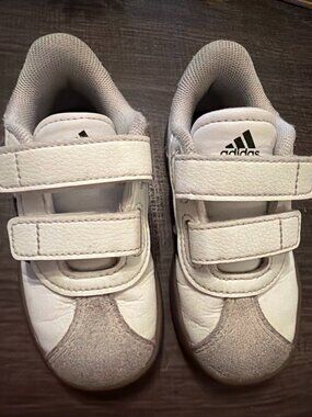 Adidas Toddler Kids Size 7k Court 3.0 Fastening Strap Casual Sneakers, Good Cond